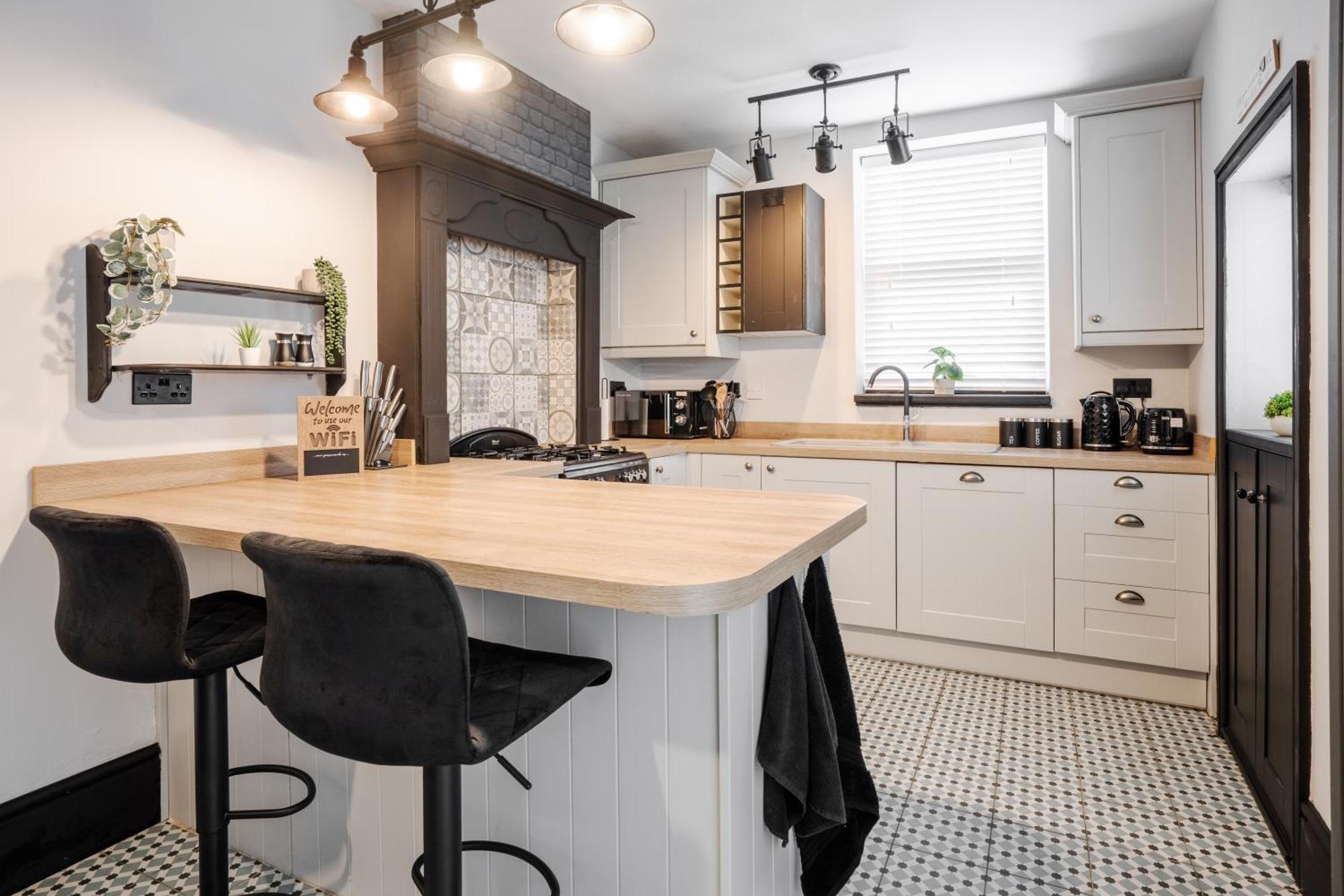 Swiss Haven - Spacious 3 Bedroom House Liverpool Ngoại thất bức ảnh
