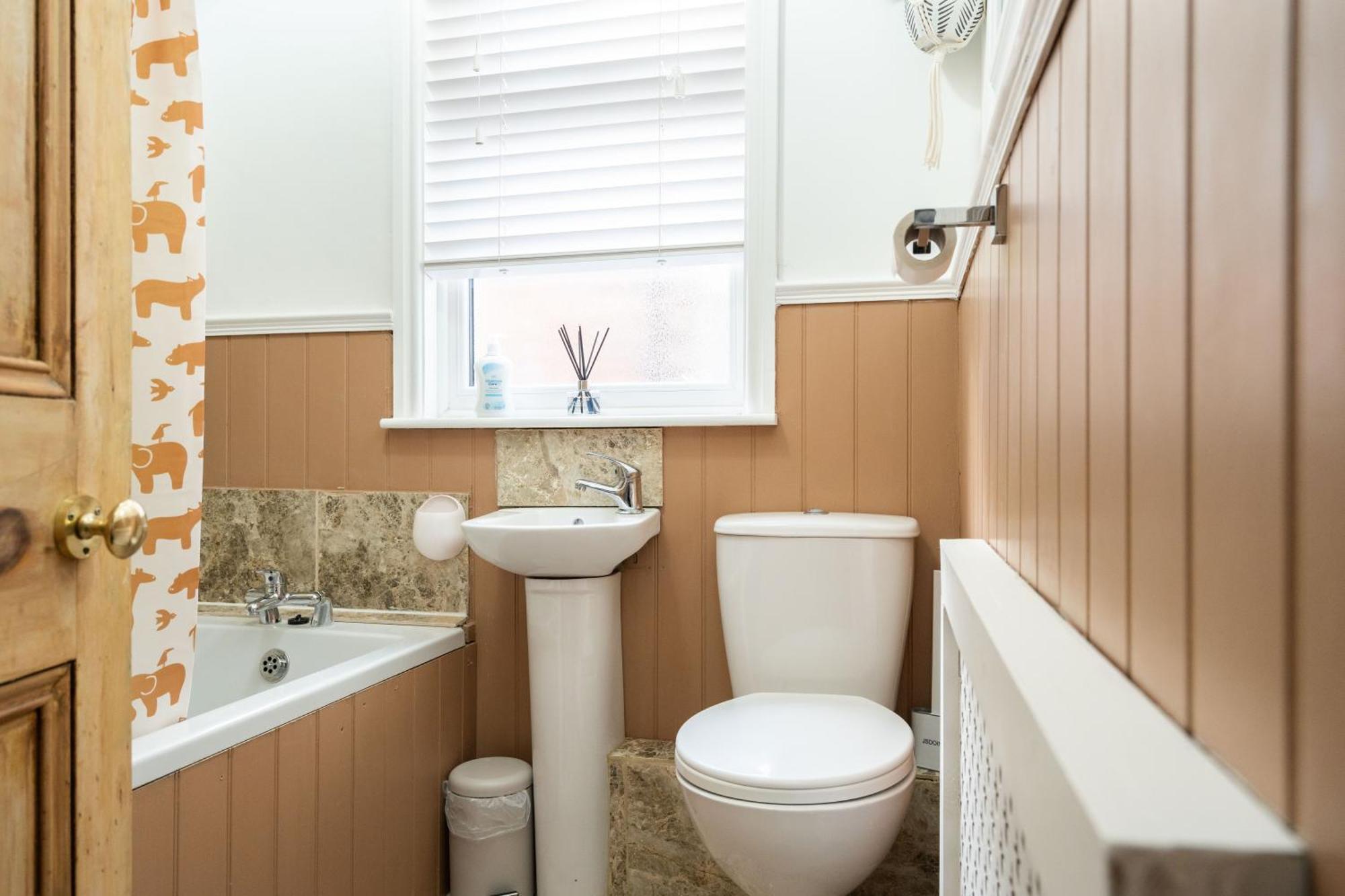 Swiss Haven - Spacious 3 Bedroom House Liverpool Ngoại thất bức ảnh
